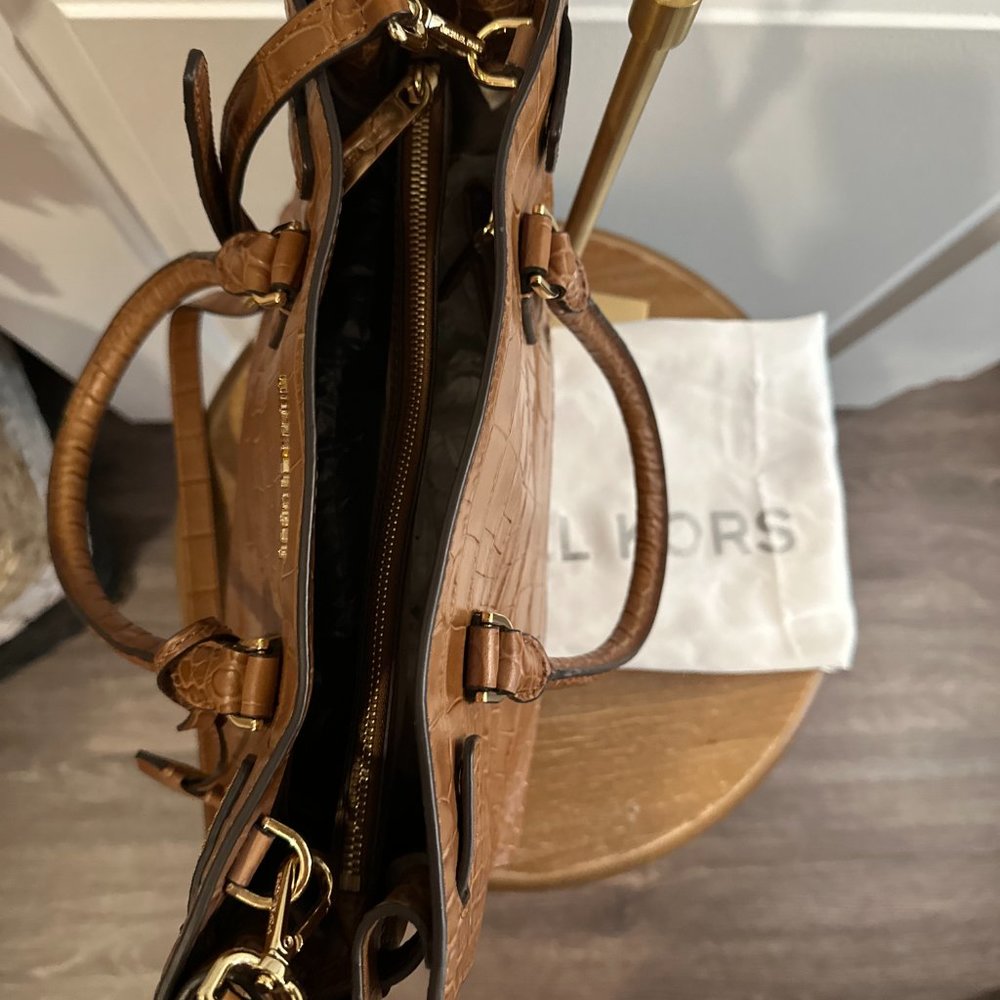 Authentic Michael Kors Large Dillon East West Croc Embossed Leather Satchel, EUC - Picture 6 of 7
